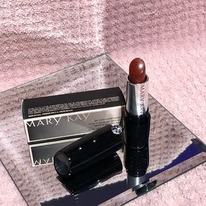 ⭐️FREE SHIPPING⭐️ when you bundle 3 MK products